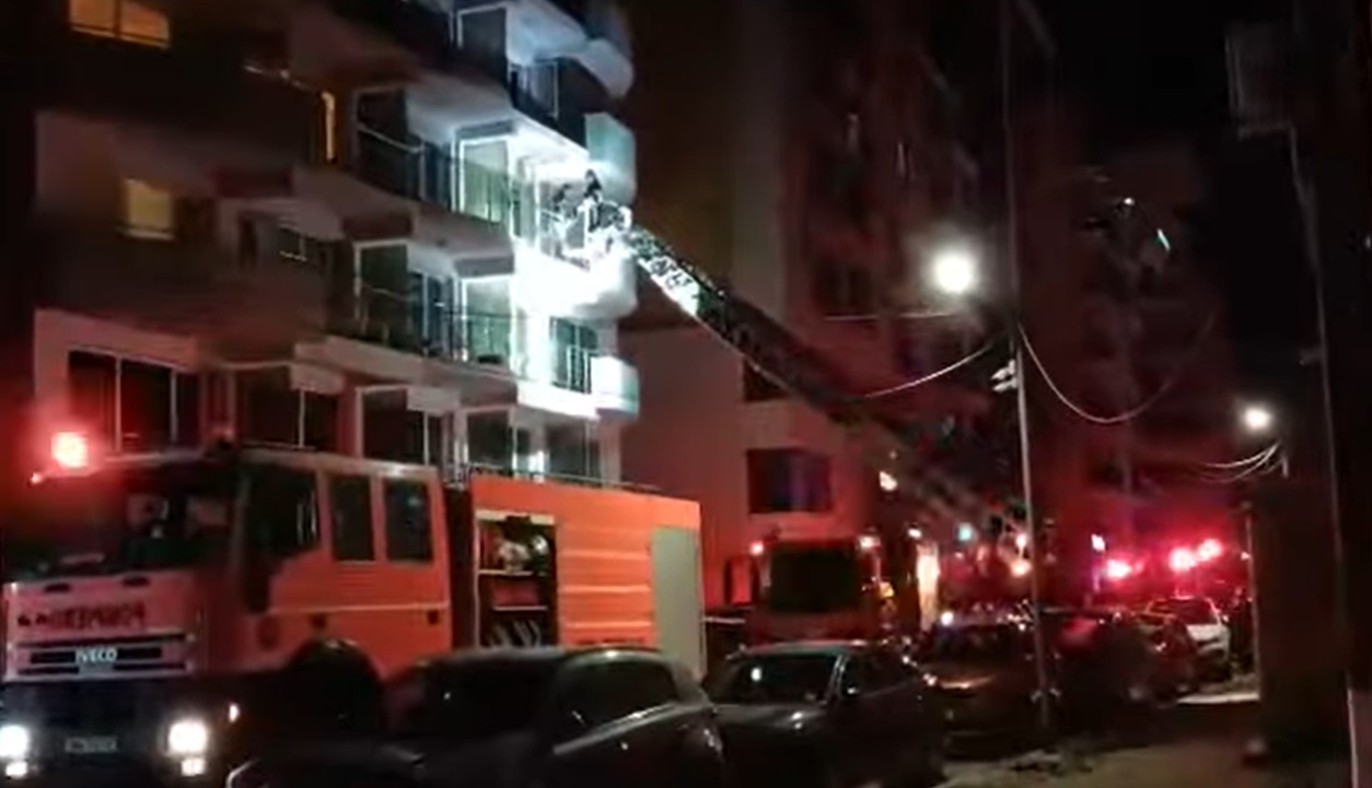 Aproximativ 30 De Persoane Au Fost Evacuate Dintr Un Hotel Din Mamaia