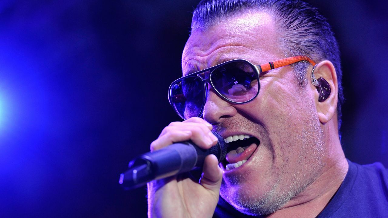 Solistul Smash Mouth Steve Harwell A Murit La V Rsta De De Ani