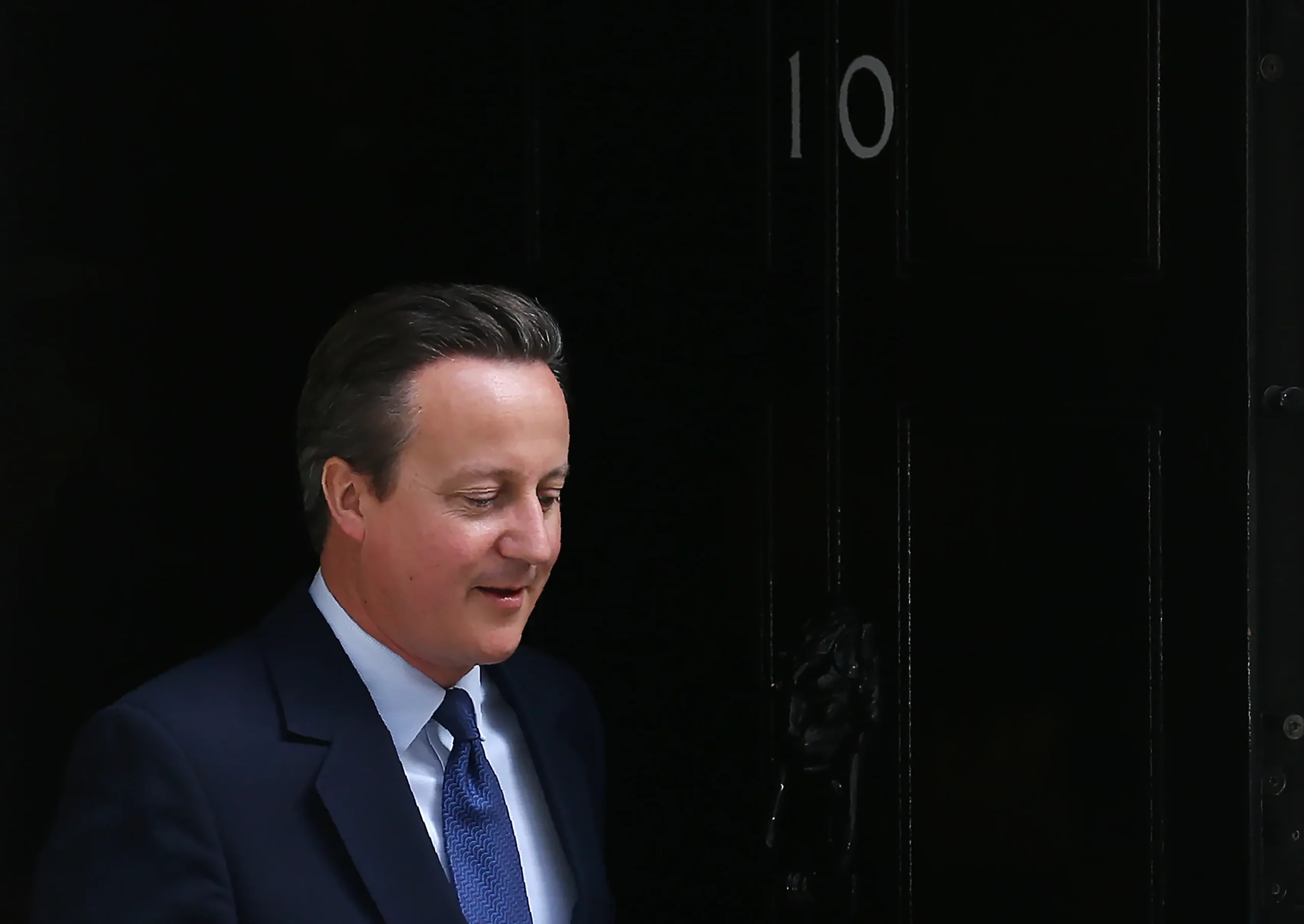 David Cameron Se Ntoarce N Guvernul Marii Britanii Ca Secretar De