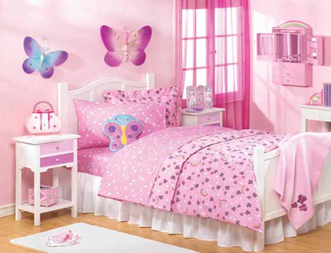 camera decorata in roz
