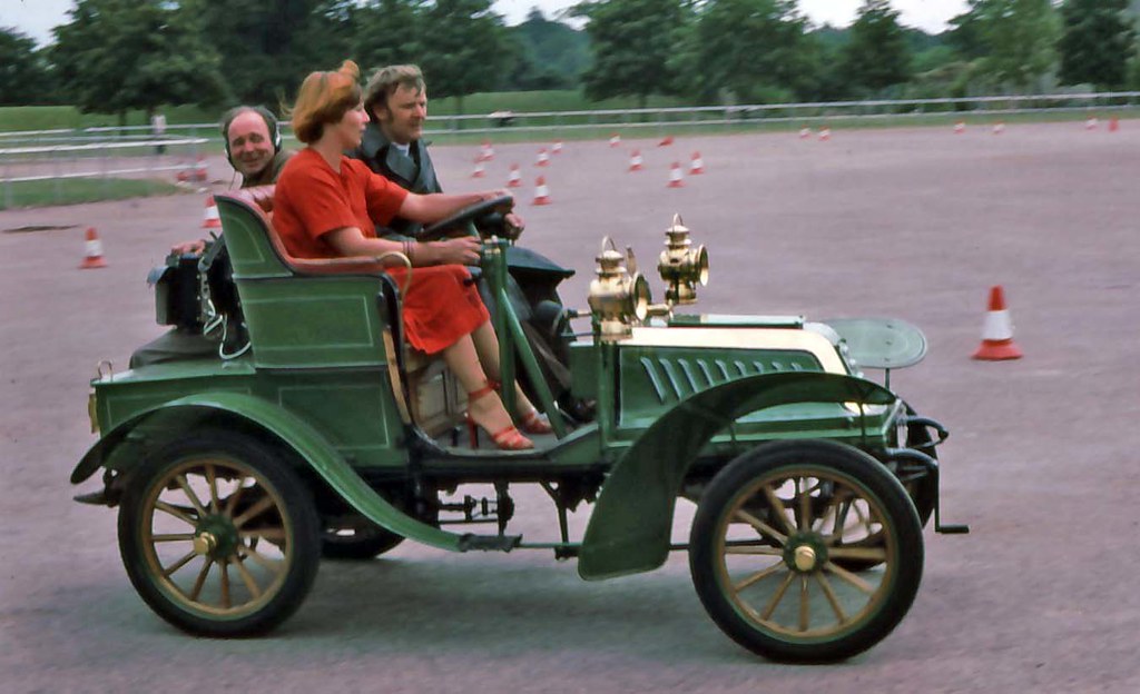 autoturism De Dion-Bouton din 1903