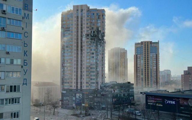 bloc de 20 de etaje distrus de explozii
