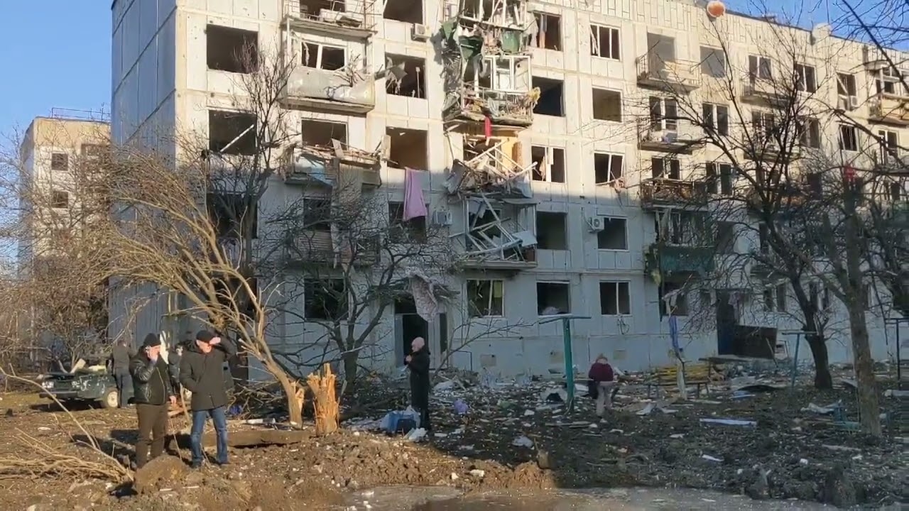 bloc din Ucraina distrus de bombardamentele rusilor