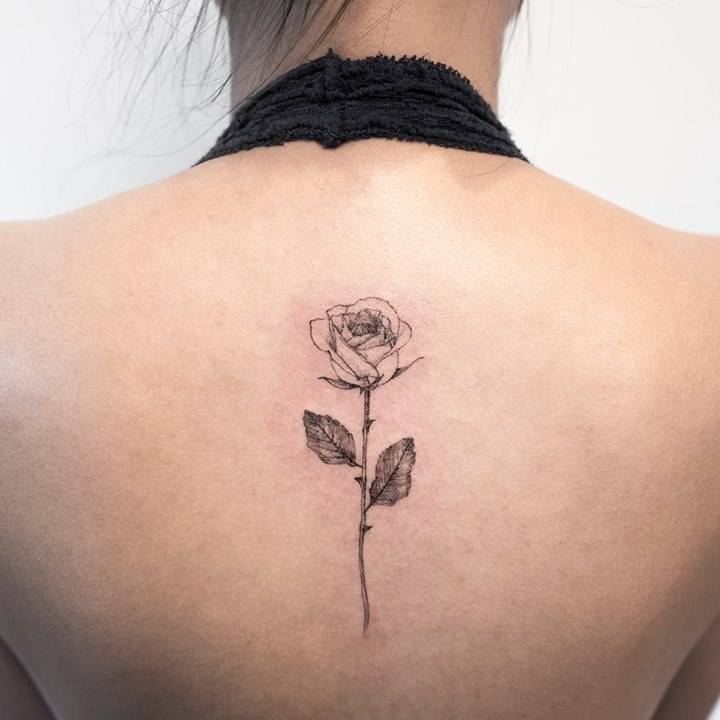 tatuaj cu flori