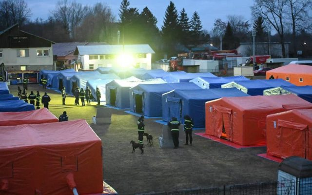 corturi pentru refugiati