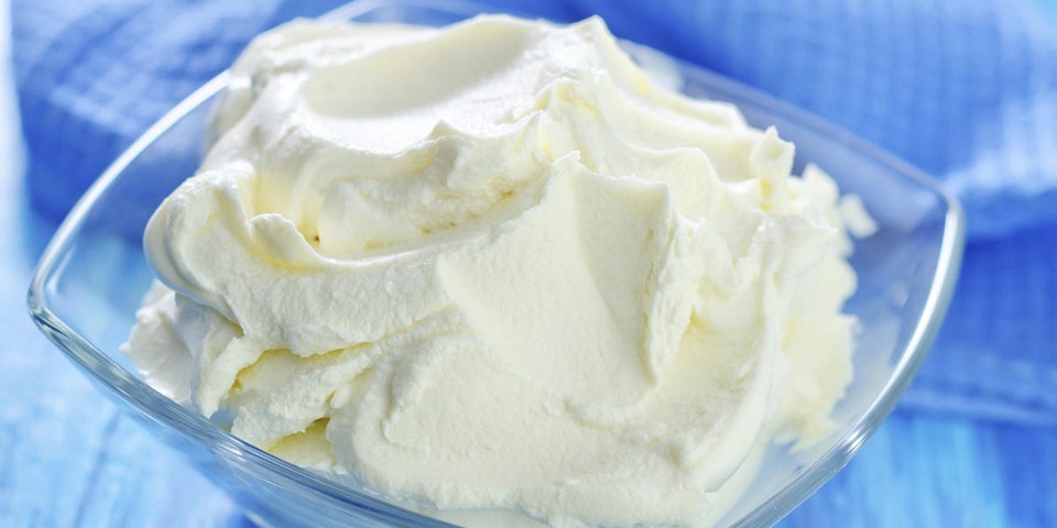 crema de mascarpone intr-un bol