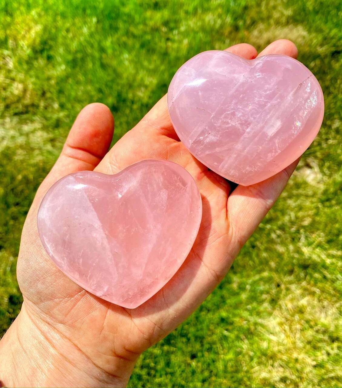piatra de cuart roz in forma de inima