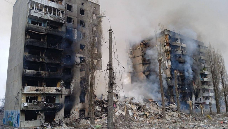 blocuri distruse de bombardamentele rusilor in Ucraina