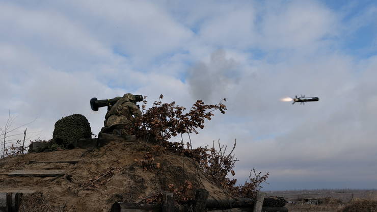 soldati ucraineni, racheta antitanc Javelin