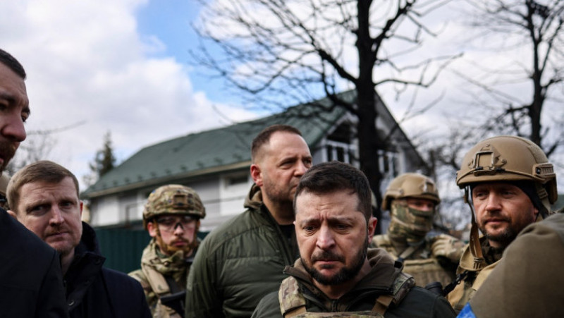 Volodimir Zelenski atac, presedintele Ucrainei in timpul unei vizite in orasele bombardate de rusi
