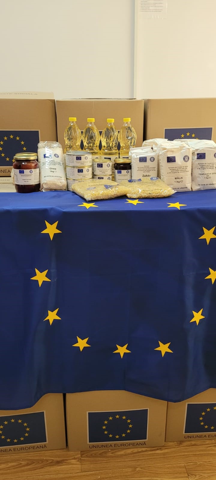 alimente pe o masa cu drapelul UE