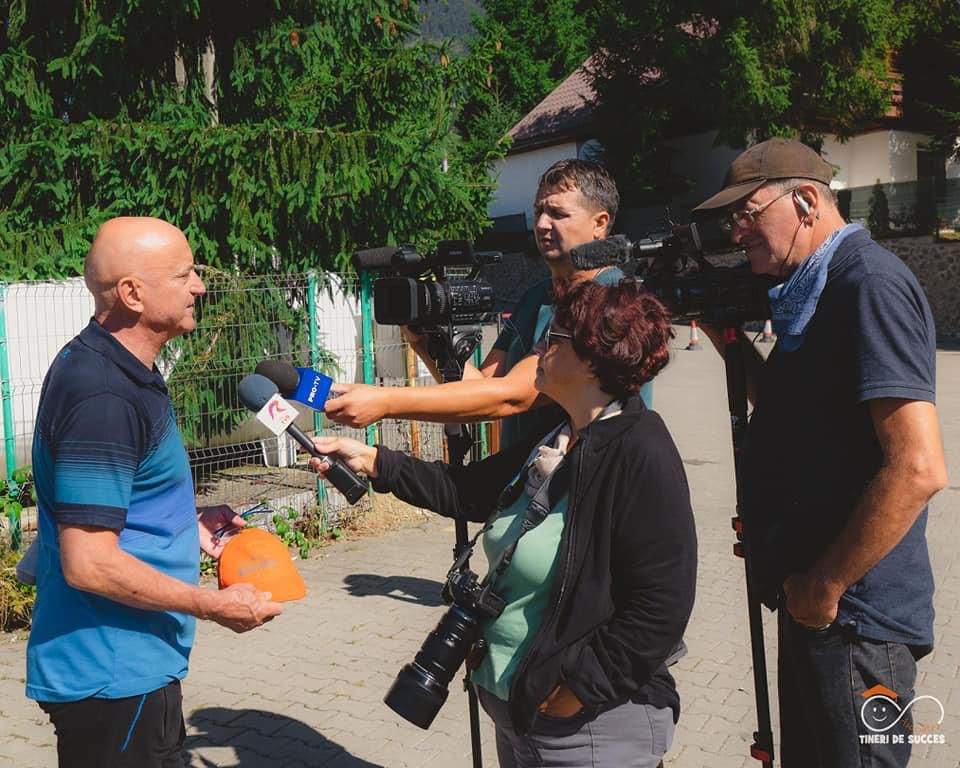 Cristian Cuciureanu si mai multi reporteri la un interviu in aerliber