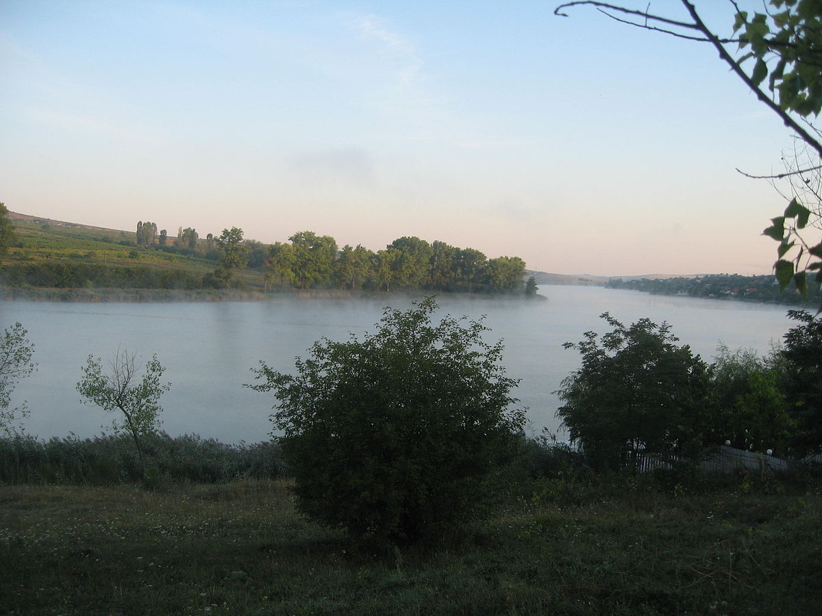 lacul Aroneanu