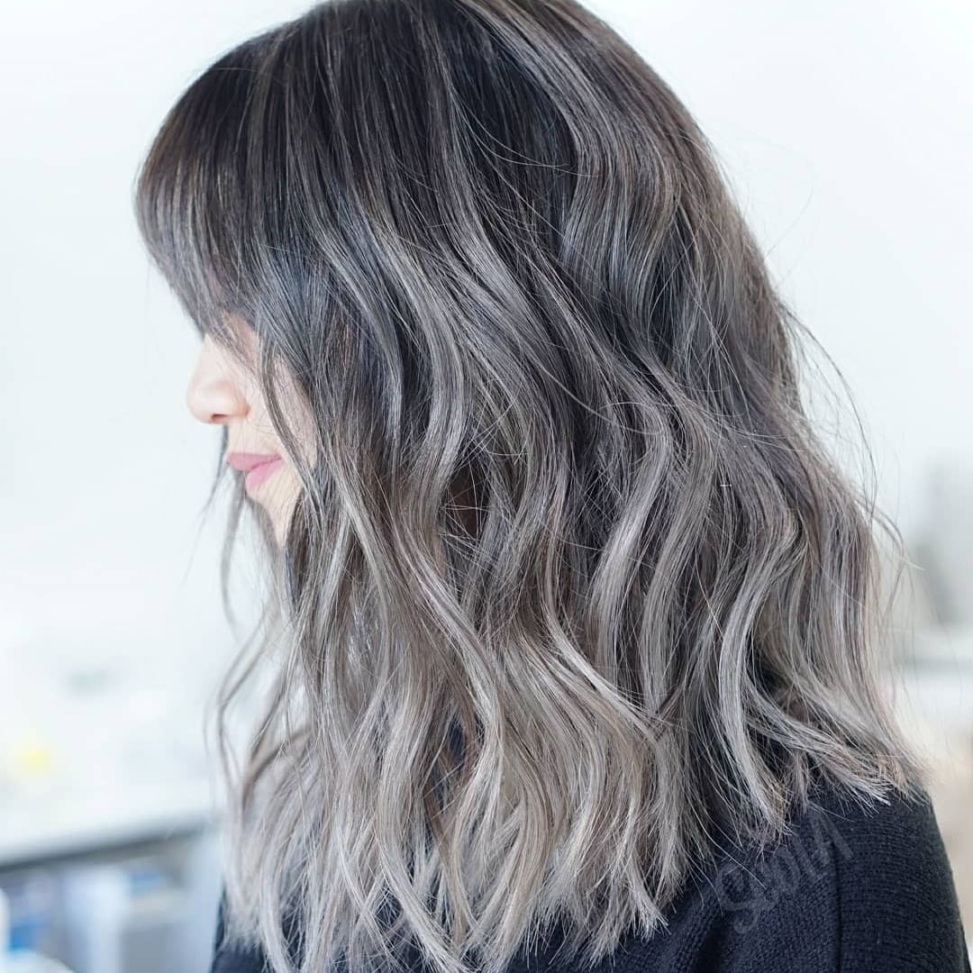 femeie vopsita balayage