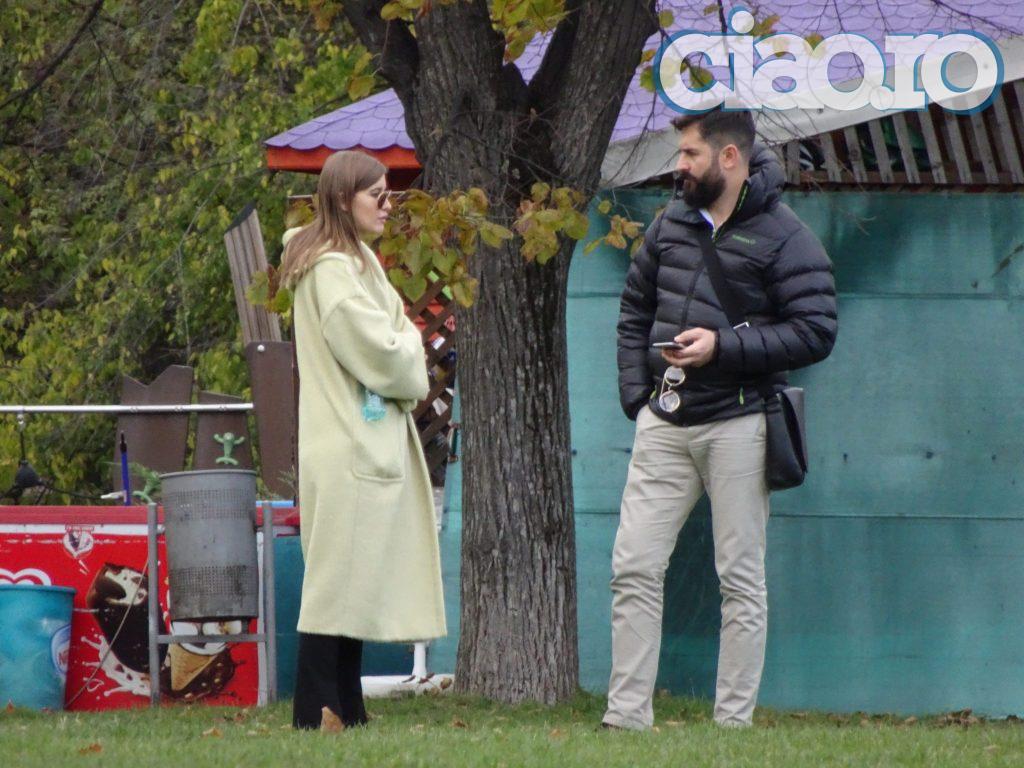 Imagini Rare Cu Iulia Albu A Iesit In Parc Alaturi De Fiica Si Iubitul Ei Buna Ziua Iasi Bzi Ro