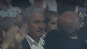 Imagini impresionante cu tatăl Simonei Halep, plângând în hohote, la meciul sportivei de la Cluj! Aproape 10.000 de oameni au aplaudat minute în șir